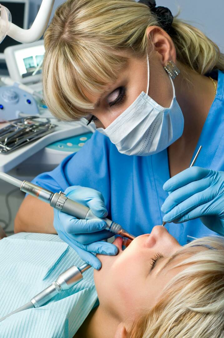 Desert Dental: Ruintan Kamran D.M.D.